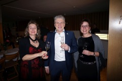 AB8CD8E3-AC45-4318-9B6C-5FE29AA947A9