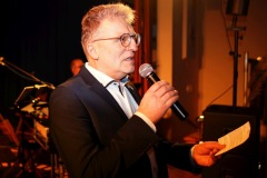 BD944B83-E7F1-4DF8-ACB1-6A9174193A34